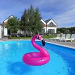 Διαμέρισμα Slonce I Woda Caloroczne, Podgrzewany Basen, Balia Z Jacuzzi, Klimatyzacja, Bezplatny Parking Łeba