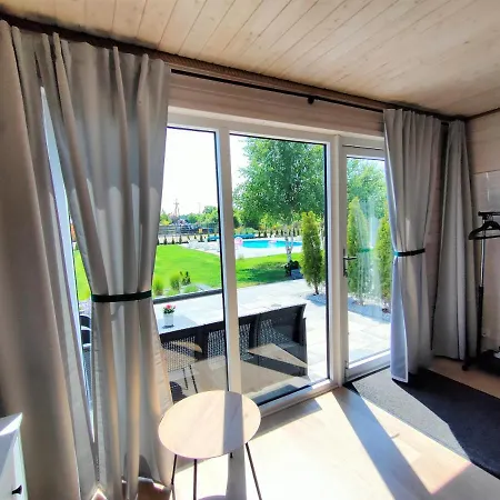 Apartment Slonce I Woda Caloroczne, Podgrzewany Basen, Balia Z Jacuzzi, Starlink Internet, Klimatyzacja, Bezplatny Parking Leba
