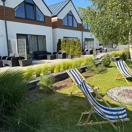 Slonce I Woda Domki Caloroczne, Internet Satelitarny Starlink, Klimatyzacja, Podgrzewany Basen, Bezplatny Parking Apartment Leba